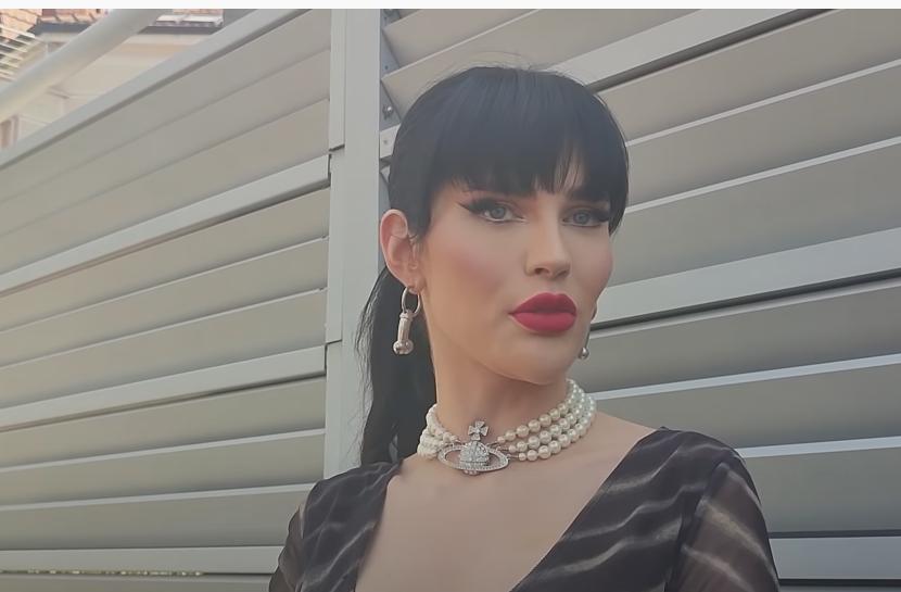 BRUTALAN FRAJER! Deniz Dejm po prvi put javnosti pokazala DEČKA!