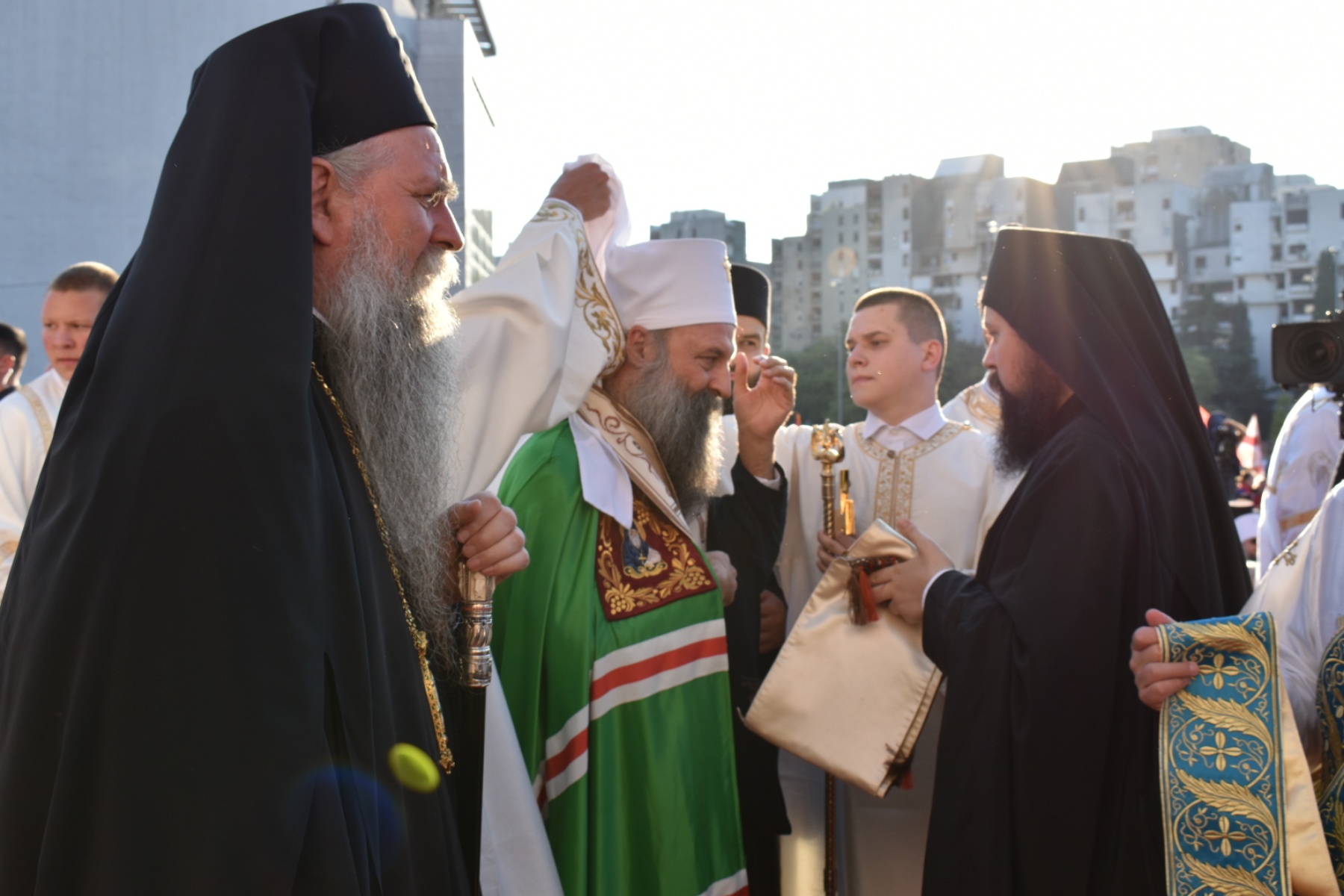 Mitropolit Joanikije i Patrijarh Porfirije su poslali snažnu poruku vjernom narodu! (FOTO)(VIDEO)