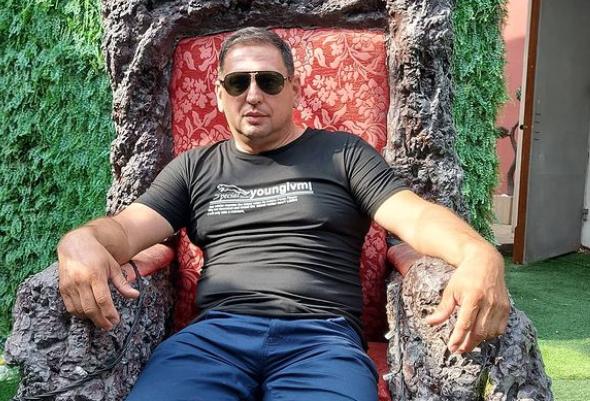 TAKI MARINKOVIĆ STAJE NA LUDI KAMEN? Pokazao zlatne burme, svi se pitaju ko je srećnica (FOTO)