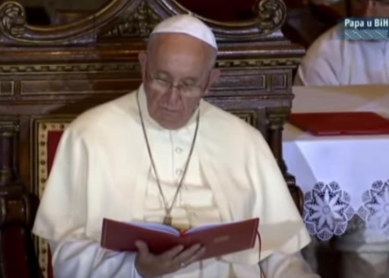POMOGAO ZATVORENICIMA DA SE "OHLADE" : Papa Franjo počastio zatvorenike u Rimu s 15.000 sladoleda