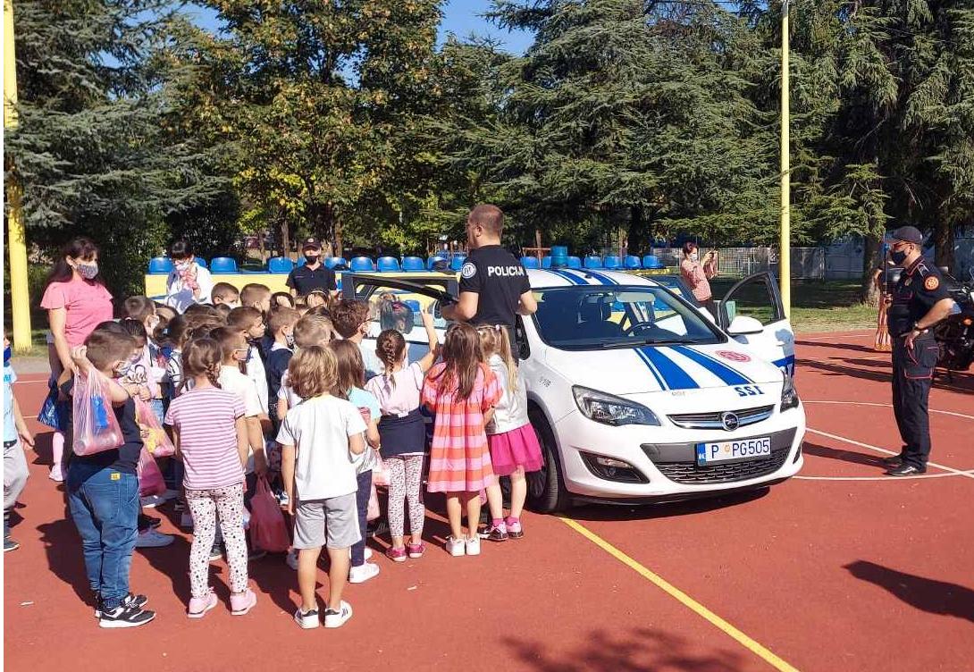 DANILOVGRAD: Održan prvi saobaćajni čas prvacima u OŠ „Vuko Jovović“