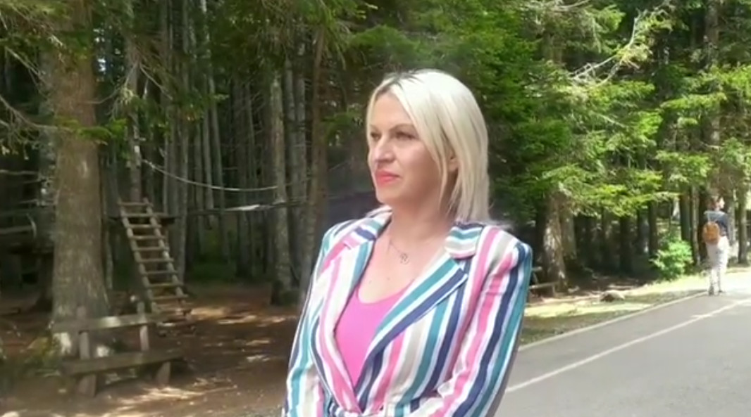 PRIMJER KOJI BI TREBALI SLIJEDITI Direktorica NP Jelena Kljajevic donirala mjesečnu zaradu za djecje osmjehe!