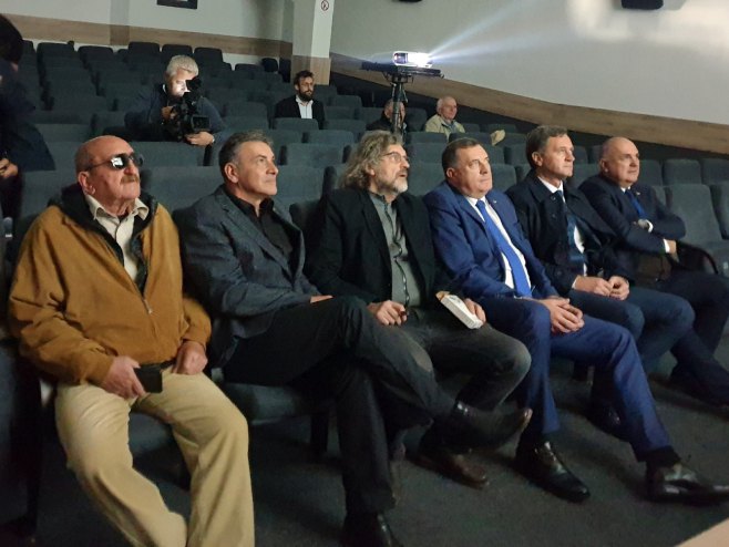 Kusturica poklonio 10 digitalizovanih filmova Kinoteci Srpske