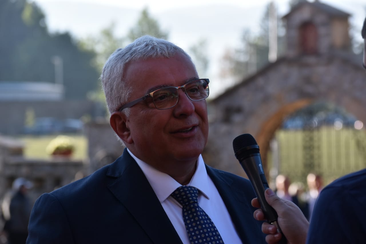 ŠTO PRIJE REKOSTRUISATI VLADU I UDARITI NA DPS JASTREBOVE Mandić hoće da se što prije krene u ozbiljnu borbu protiv kriminala i korupcije!
