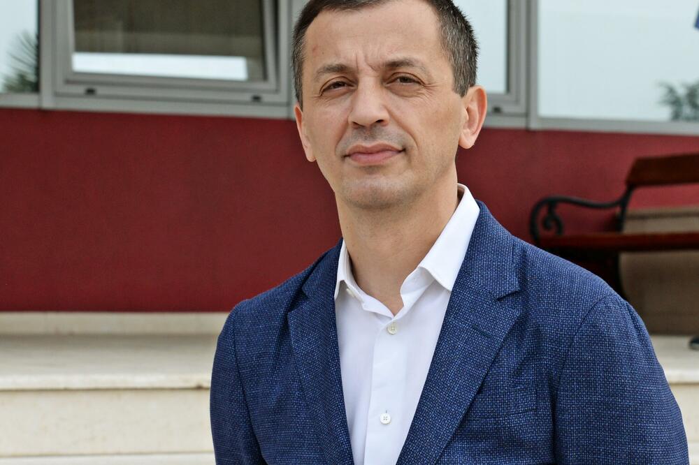 OTKRIVENO! Bošković kršio zakone i isplaćivao novac bez dokumentacije