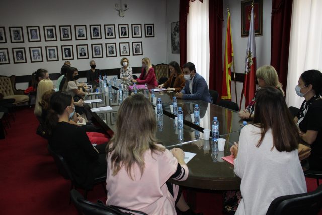 KOTOR: Dodijeljena bespovratna sredstva za 12 preduzetnica