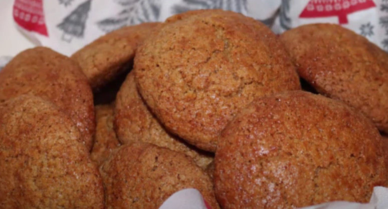RECEPT ZA OMILJENI KEKS Medenjaci sa orasima i rumom