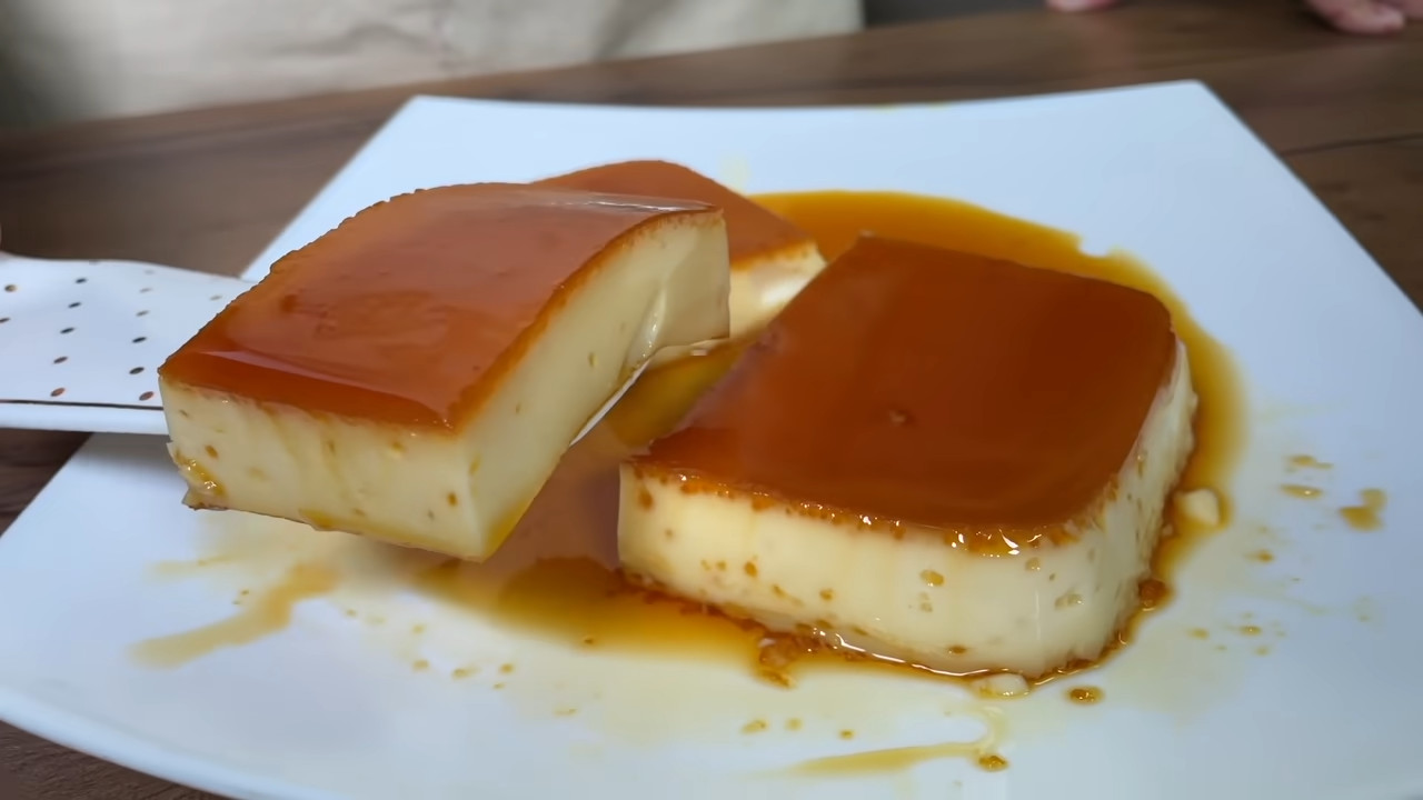 SLIČAN KAO TRI LEĆE SAMO BOLJI: Kolač od 4 jeftina sastojka za čiju pripremu ne treba mnogo vremena