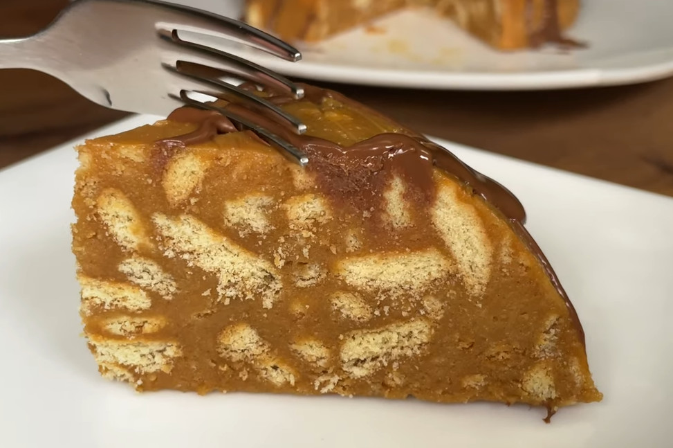 SPREMNA JE ZA SVEGA 10 MINUTA I TREBAJU VAM SAMO TRI SASTOJKA: Jednostavna torta bez brašna i šećera
