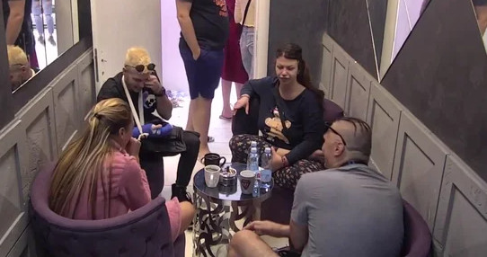 HAOS U BIJELOJ KUĆI! Dejan van kontrole udarao gdje je stigao, ruka mu od jutros u gipsu (VIDEO)