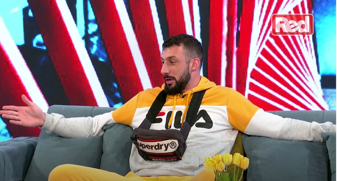 SVASTIKA VIKI BILA U ŠEMI I SA ĐEKSONOM?! Repera uživo u emisiji pitali za S*KS AFERU, on riješio da sve prizna (VIDEO)