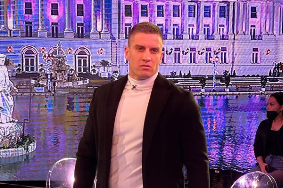 DAVID ULAZI U ZADRUGU ZBOG BRATA Vidio kako Dejan plače, pa odlučio?!