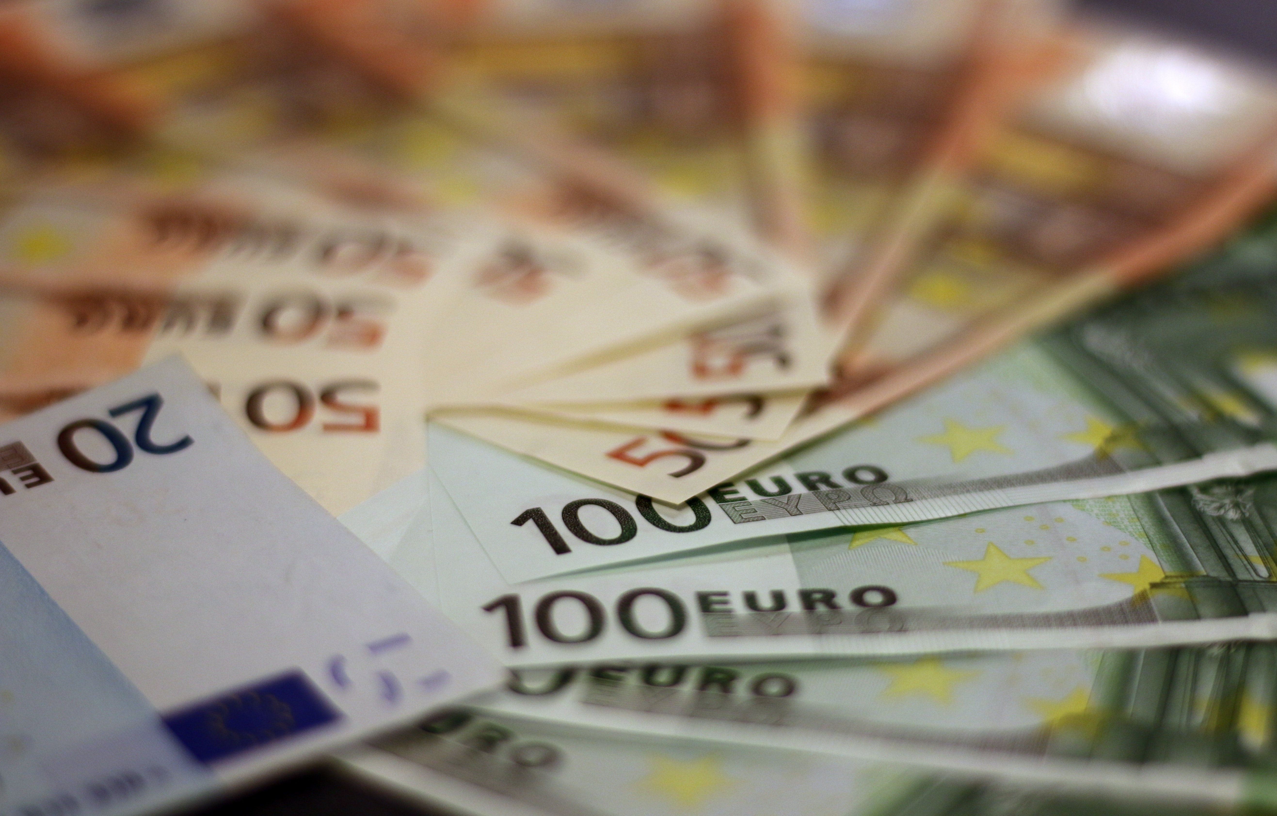 MONSTAT: Prosječna oktobarska plata 534 €