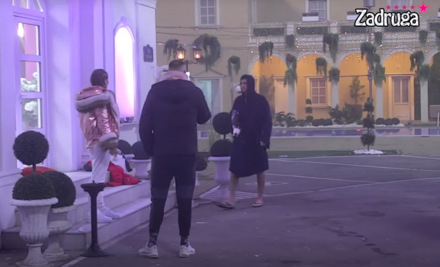 VIŠE NIJE MOGAO DA ĆUTI! Dejan brutalno napao Dalilu i Cara pa joj vratio BURMU!