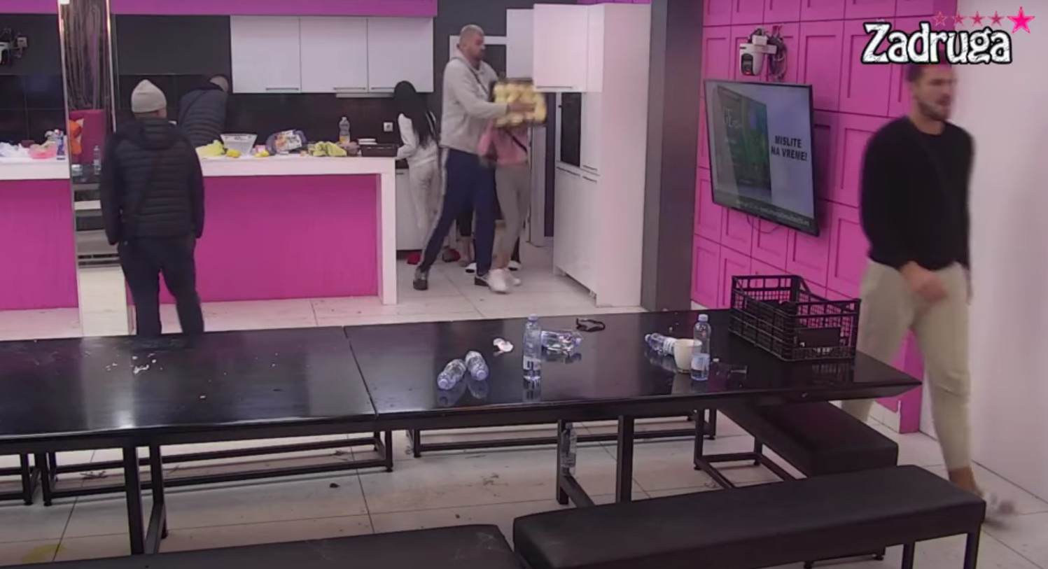 HAOS NE PRESTAJE! Između Marijane i Janjuša PLJUŠTALE uvrede! (VIDEO)