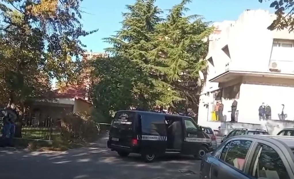 TUGA! Ranjeni radnik obezbjeđenja pošte u Nikšiću, podlegao povredama!