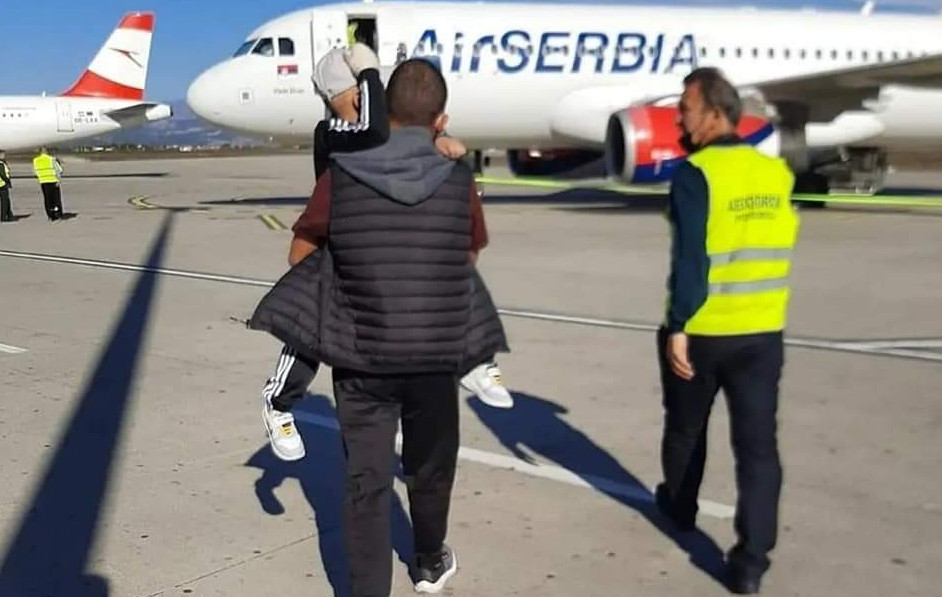 SREĆAN PUT! Dječak Maksim Đukić iz Berana otputovao na liječenje u Italiju