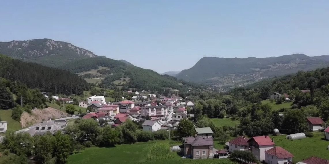 PORODIČNA TRAGEDIJA U PETNJICI Šestoro djece je ostalo nezbrinuto, poznato je i stanje povrijeđene djevojčice!