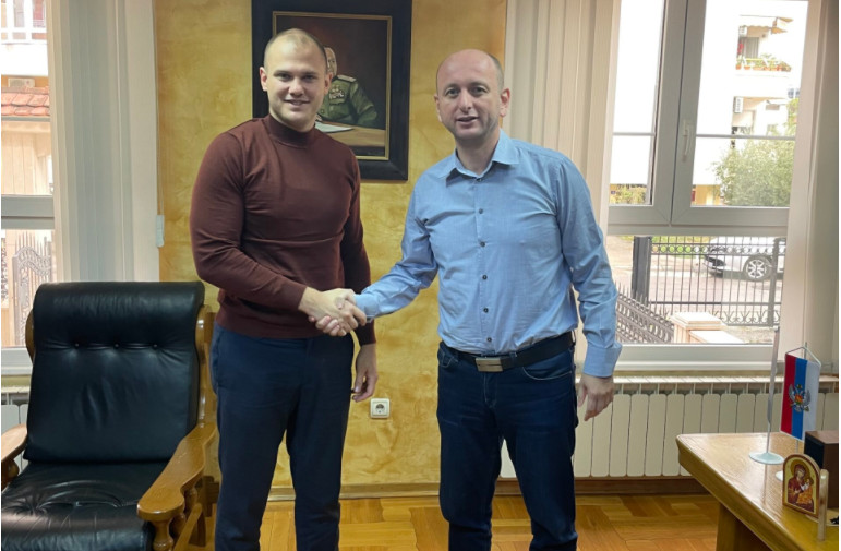 TRENUTNO STANJE JE NEODRŽIVO! Knežević i Vučinić pozivaju Abazovića da prihvati stav 38 poslanika