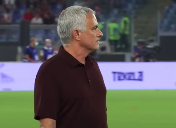 ŠMEKERSKI POTEZ MURINJA ''Specijalni'' obećao poklon od 800 evra ako da gol, on dao dva! (VIDEO)