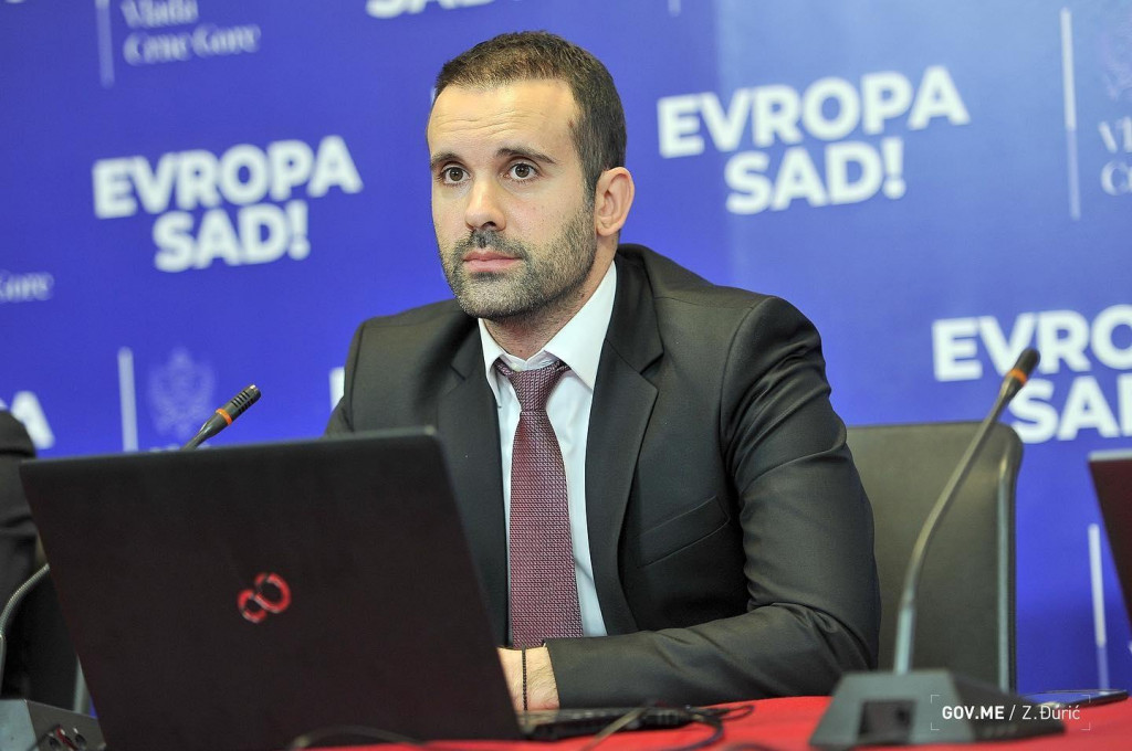 MILOJKO SPAJIĆ: ''Povećanjem plata će biti amortizovana sva moguća poskupljenja, pa i goriva''