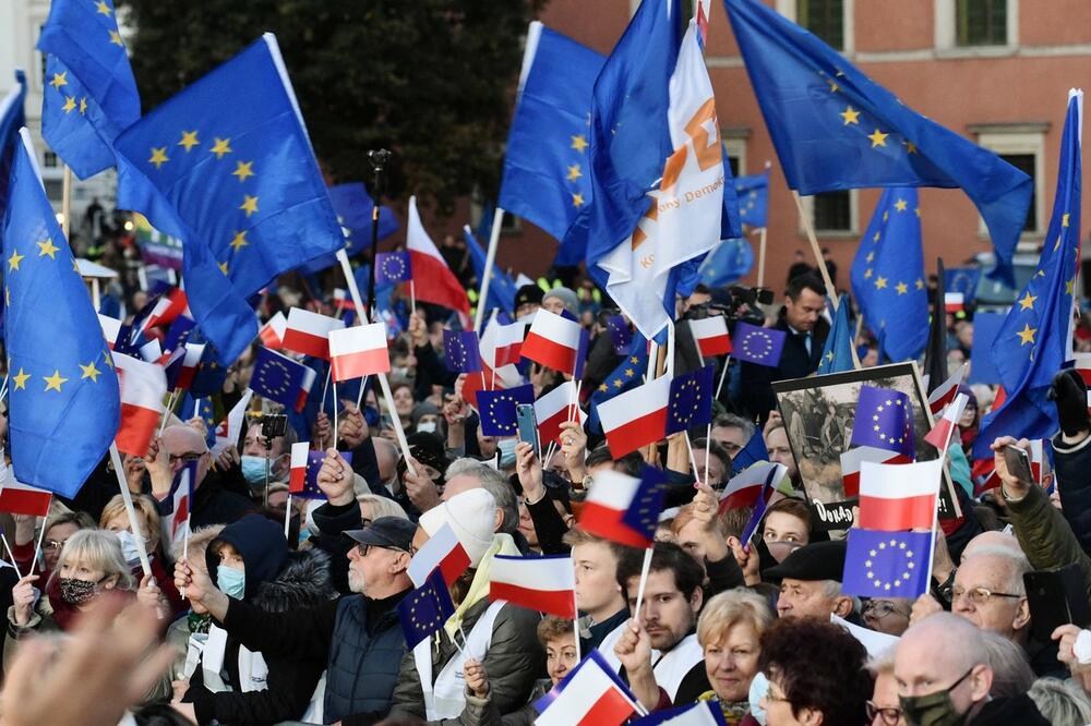 SUD PRAVDE EVROPSKE UNIJE DRAKONSKI KAZNIO POLJSKU Svaki dan milion eura kazne do ispunjenja jednog uslova!