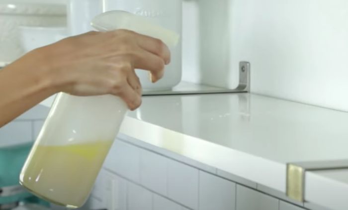 TRI PUTA MANJE ĆETE ČISTITI PRAŠINU! Spas se krije u ovom domaćem spreju
