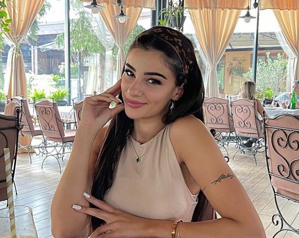 VJERILA SE BIVŠA DARKA LAZIĆA Marina riješila da stane na ludi kamen (FOTO)