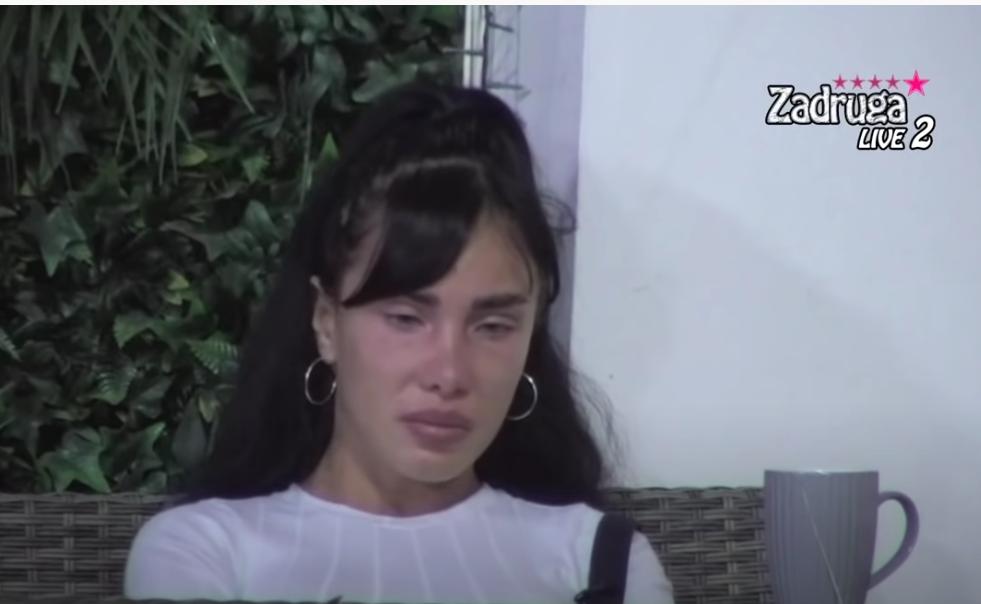 TRPI UŽASNE BOLOVE! Aleksandra Subotić napustila rijaliti zbog ozbiljnih zdravstvenh problema!