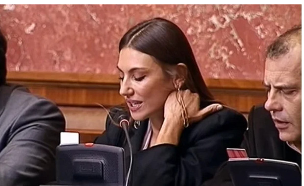 BIVŠA POSLANICA I PJEVAČICA ZAVRŠILA U BOLNICI LAZA LAZAREVIĆ Prema prvim informacijama bila je pod dejstvom nedozvoljenih supstanci