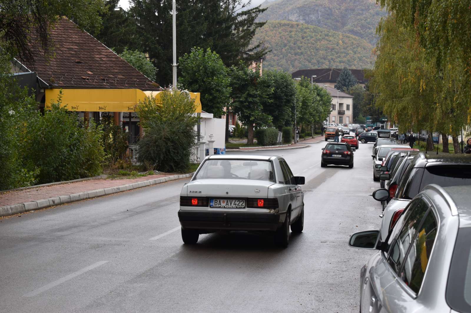 STANJE NA PUTEVIMA: Saobraća se po pretežno suvim kolovozima