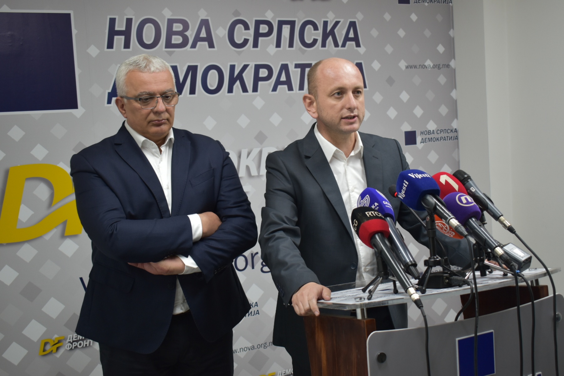 RJEŠENJE ZA IZLAZAK IZ KRIZE U toku sjednica Nove i DNP-a o budućoj strategiji