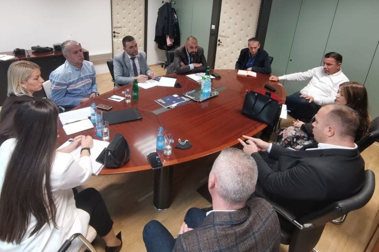 PODRŠKA DOMAĆIM PROIZVOĐAČIMA: Održan sastanak sa predstavnicima trgovačkih lanaca