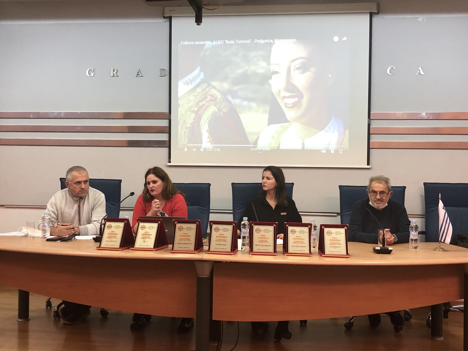 UDRUŽENJE FOLKLORNIH ANSAMBALA CRNE GORE Uručene zahvalnice institucijama i pojedincima koji su svojim djelovanjem dali aktivan doprinos očuvanju tradicije