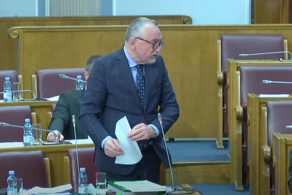 BRANKO RADULOVIĆ: "Evropa sad", "Crnogorski maršalov plan" i "Fiskalna strategija" mogu da proizvedu socijalni haos...