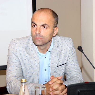 "PATRIOTSKI NAVIJAČI" Huligani napali i vrijeđali Borisa Raonića, prvog čovjeka RTCG-a