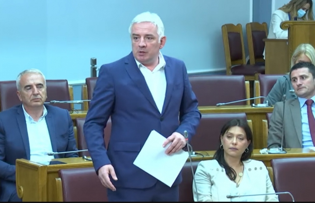 VUČUROVIĆ: Đukanović utekao sa Cetinja i ostavio svoje ljude na cjedilu!