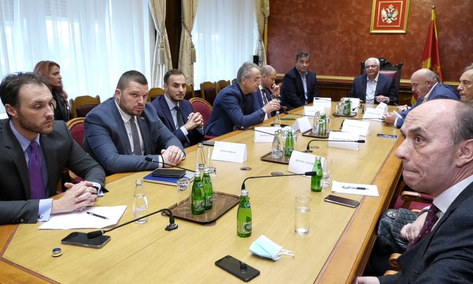 DEMOKRATSKI FRONT ODLUČAN Odlaganja više nema, rok za izbor NOVE VLADE je 30 dana!