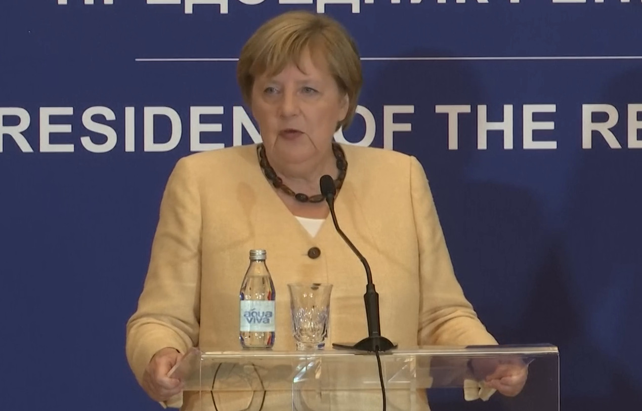 MERKEL: Ukinuti postepeno korišćenje nuklearne energije