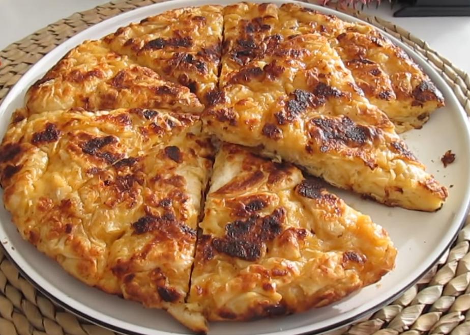 IDEJA ZA DORUČAK: PITA SA SIROM IZ TIGANJA: Mekana, sočna i spremna za manje od pola sata 