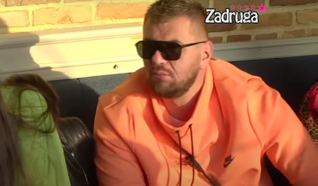Janjuš ima NOVU DEVOJKU, a SILIKONSKE lepotice žele da ga unište: Hitno se oglasio i zamolio samo jedno!