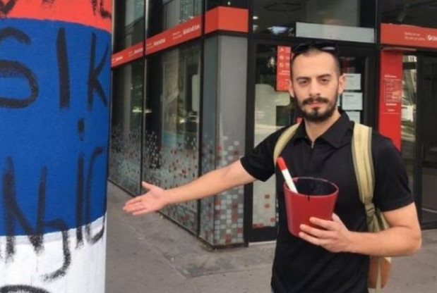 DEMOKRATSKI NEMA ŠTA: Sin Balše Brkovića podržao razbijanje prostorija SNS-a u Novom Sadu!