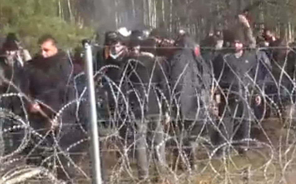 KAMP SE POLAKO PRAZNI Bjelorusija autobusima odvodi migrante