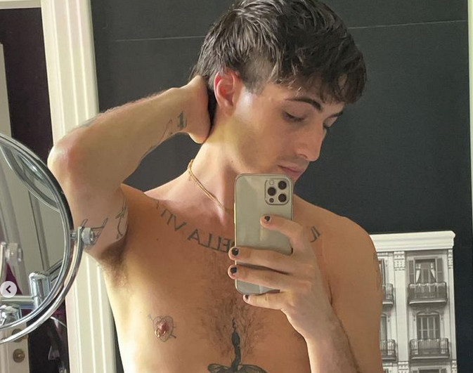 DAMIANO U DO SADA NEVIĐENOM IZDANJU Ovog puta na nastup se pojavio u HALTERIMA!
