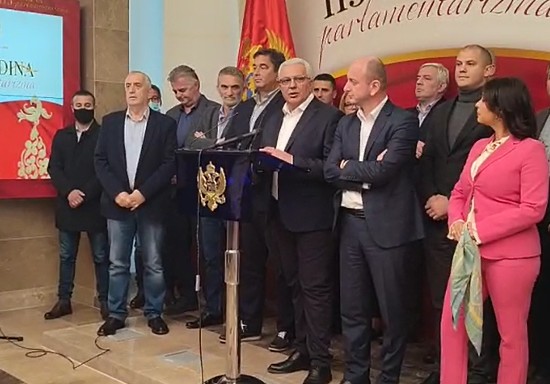 NEMA REKONSTRUKCIJE, VRIJEME JE ZA NOVU VLADU Mandić istakao da je zbog Abazovića i Krivokapića ova priča GOTOVA!