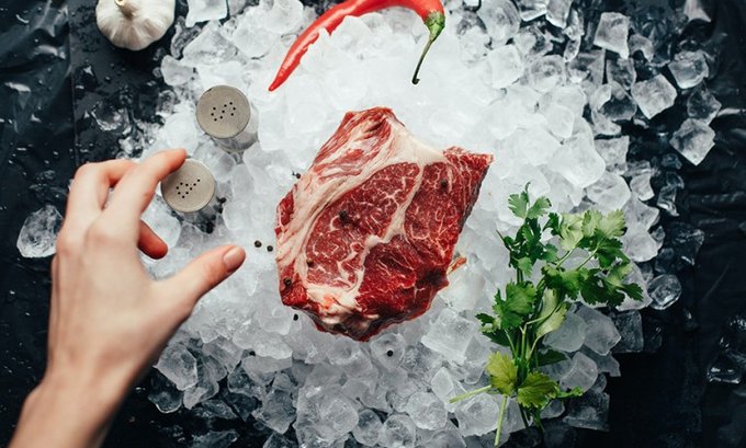 SLANINA I MAST SPUŠTAJU HOLESTEROL, A OVO MESO GA PODIŽE Nutricionistkinja Rapajić otkriva i kada ulje postaje kancerogeno