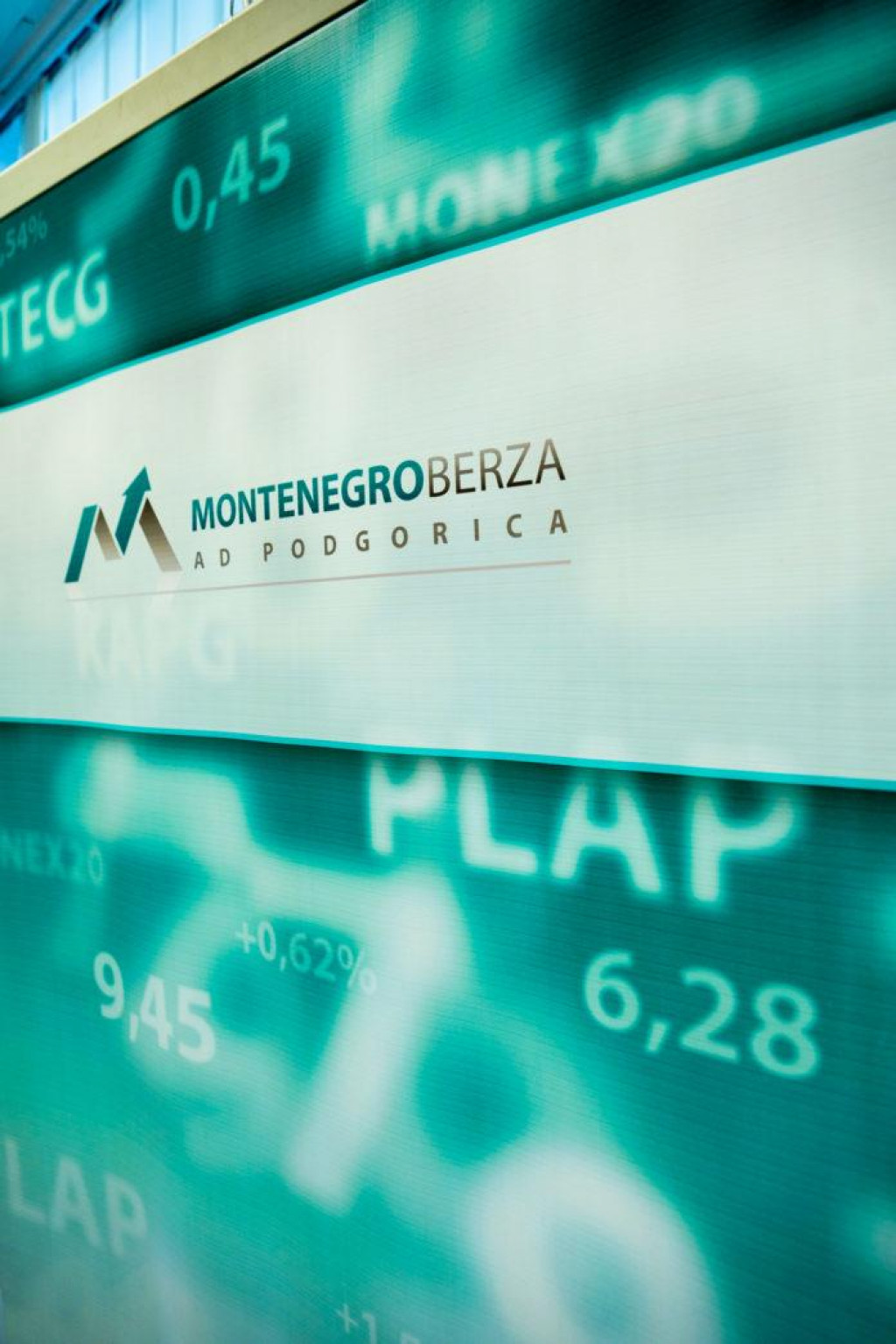 MONTENEGROBERZA Nakon Krivokapićevog kapitalnog budžeta sve je ušlo u crveno!