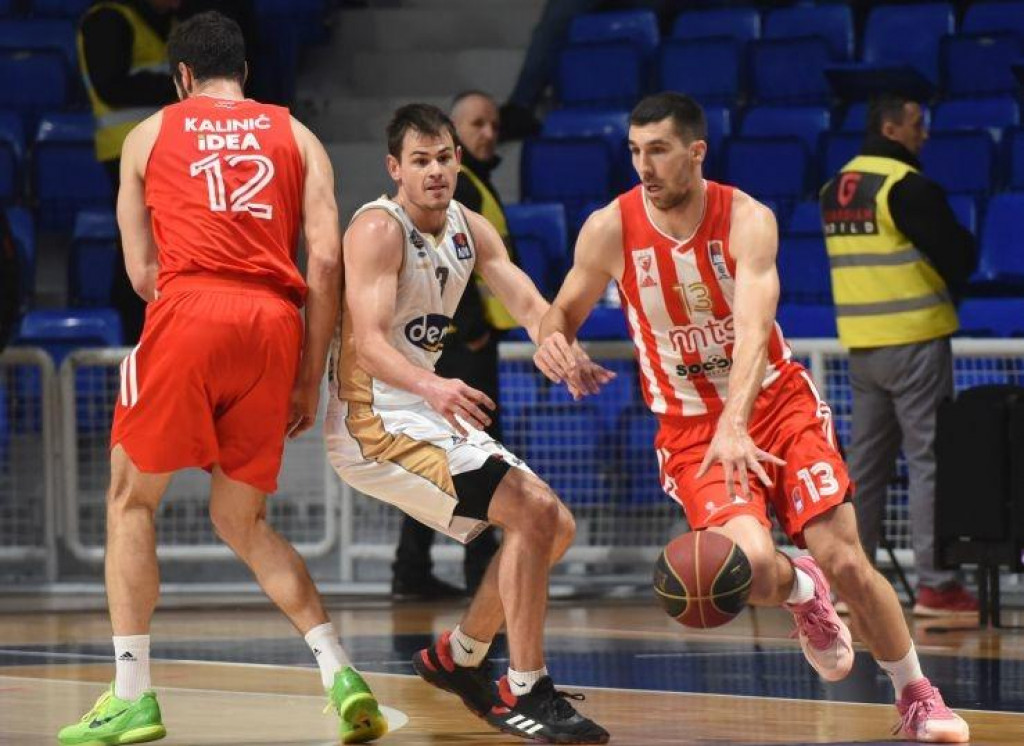 CRVENA ZVEZDA ODRŽALA ČAS "STUDENTIMA" Zvižduci i psovke za Radonjića i Ivanovića
