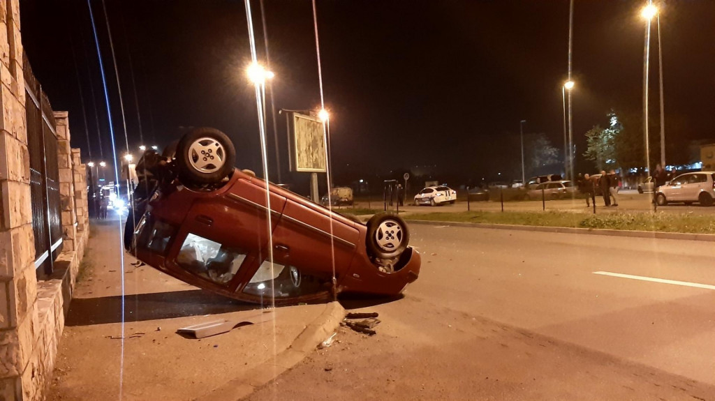 UVIĐAJ U TOKU! Nestreća u Podgorici, automobil završio na KROVU!