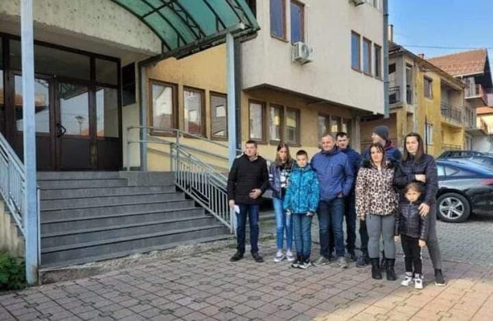 PRAVDA SPORA ALI DOSTIŽNA Roditelji inficiranih beba najavili protest u Bijelom Polju!